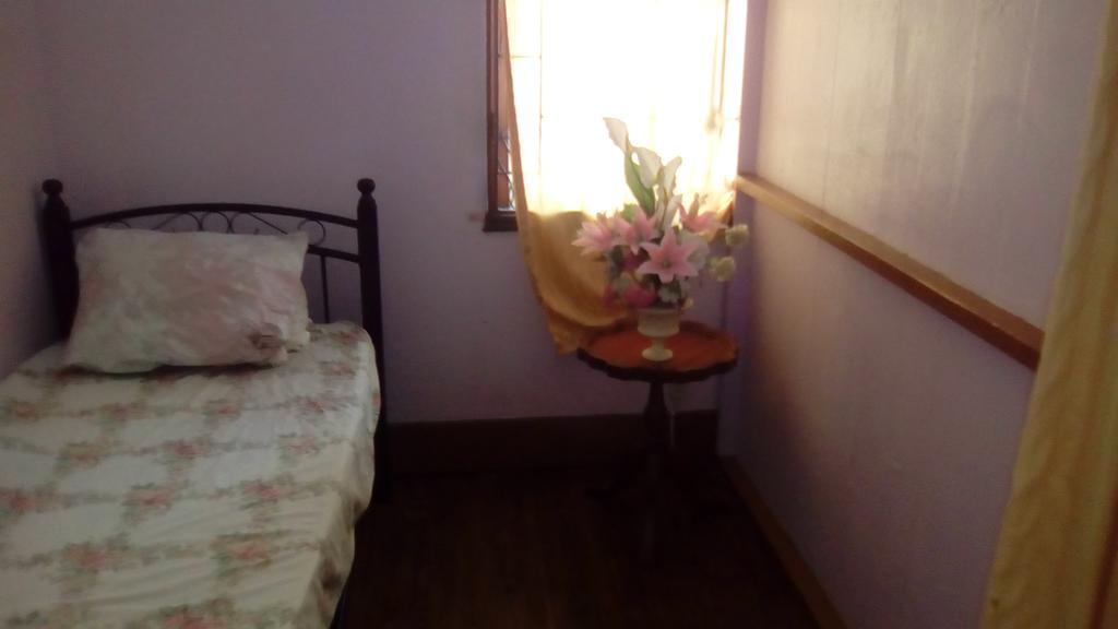 Robert'S Guest House Port of Spain 外观 照片